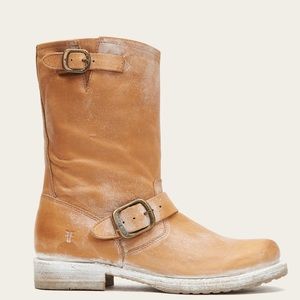 Frye Veronica Short